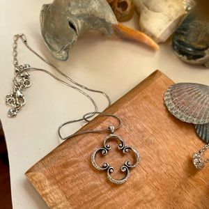 Beautiful classic style embellished with diamonds and is reversible. (Costume)